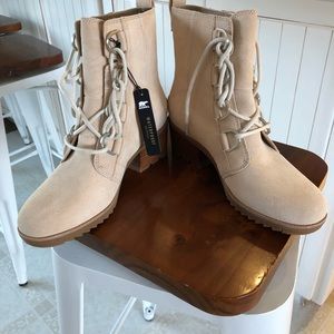 Sorel Cate Lace Bootie- Light Beige. Waterproof. Size 8.5